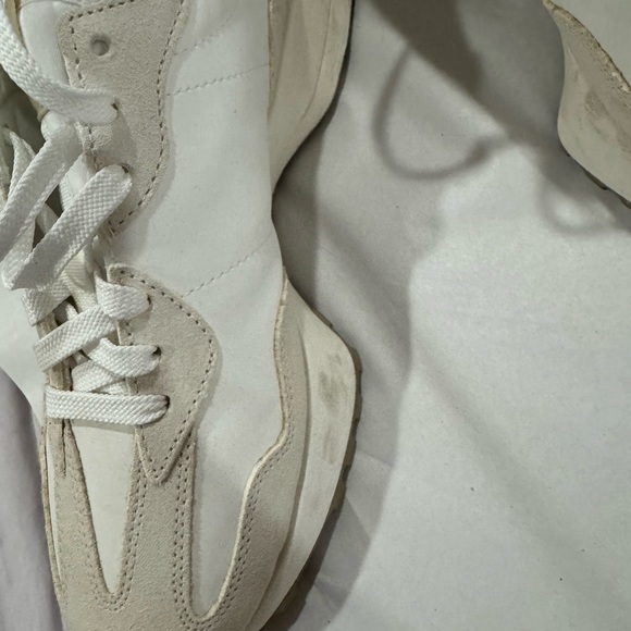 New Balance 327 - Picture 3 of 4